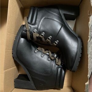 Timberland Women's Black Leather Ankle Boots